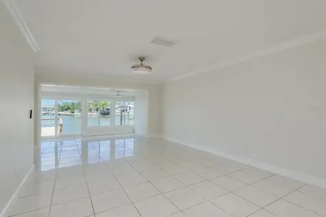 417 E Boca Ciega Point Boulevard N St Petersburg FL 33708