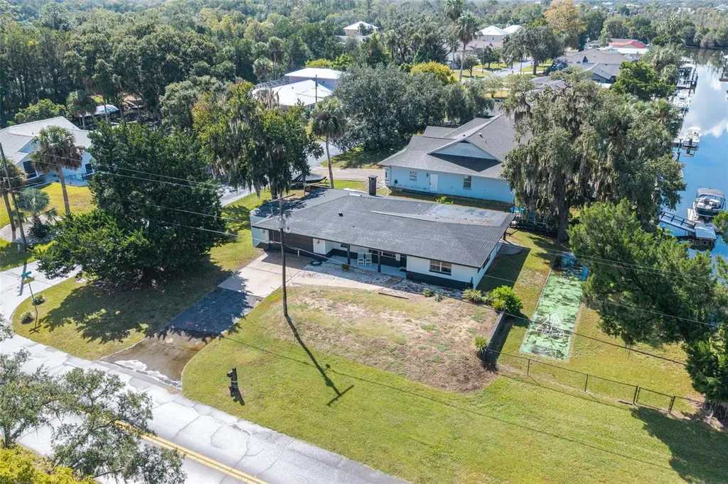 11370 W State Park Street Crystal River FL 34428