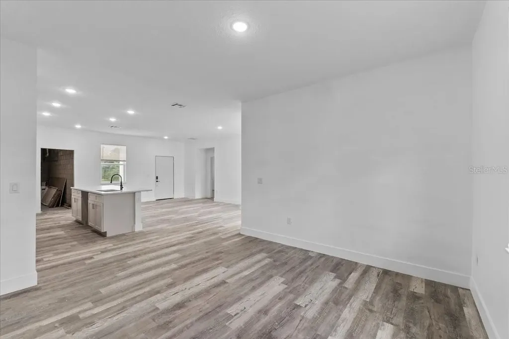 413 E Main Street Avon Park FL 33825