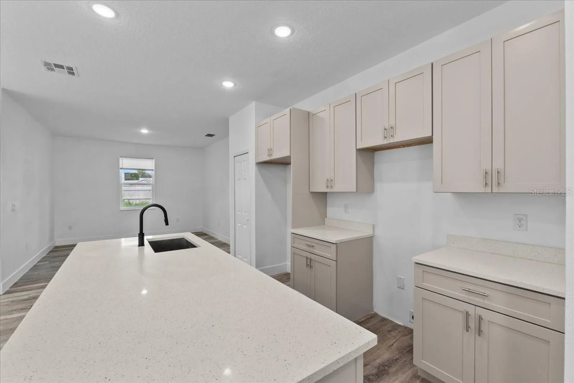 413 E Main Street Avon Park FL 33825