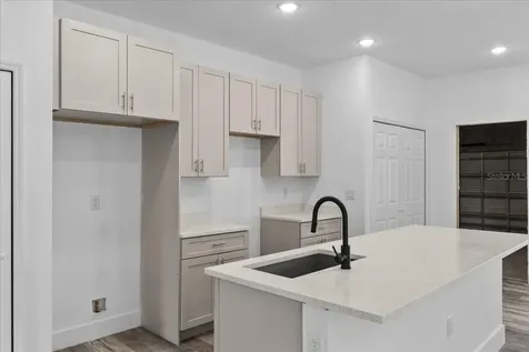 413 E Main Street Avon Park FL 33825