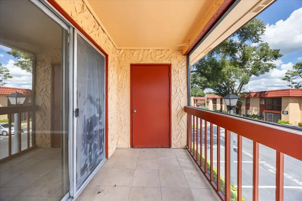 2858 N Powers Drive Orlando FL 32818