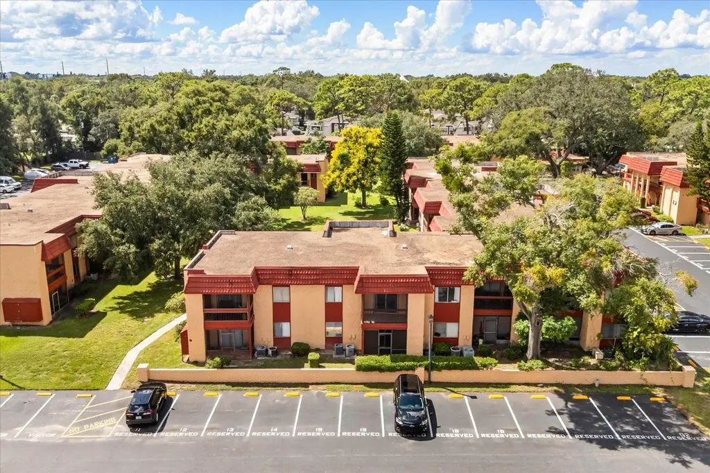 2858 N Powers Drive Orlando FL 32818