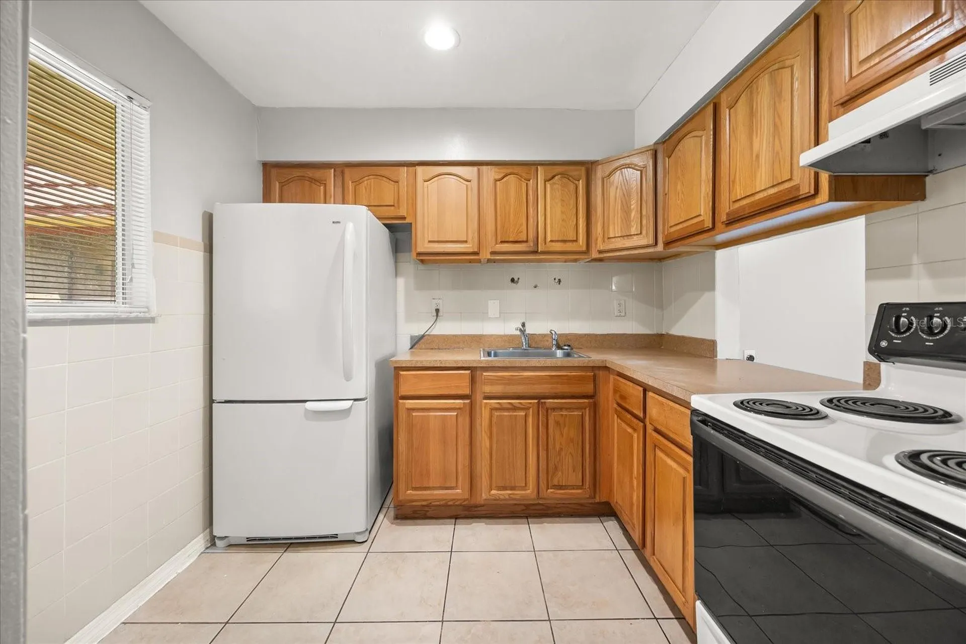 2858 N Powers Drive Orlando FL 32818