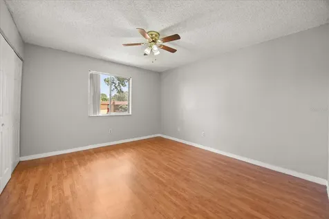 2858 N Powers Drive Orlando FL 32818