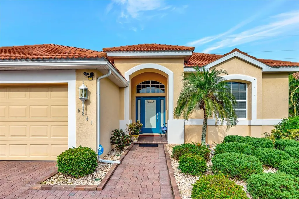 6841 74th Street Circle E Bradenton FL 34203