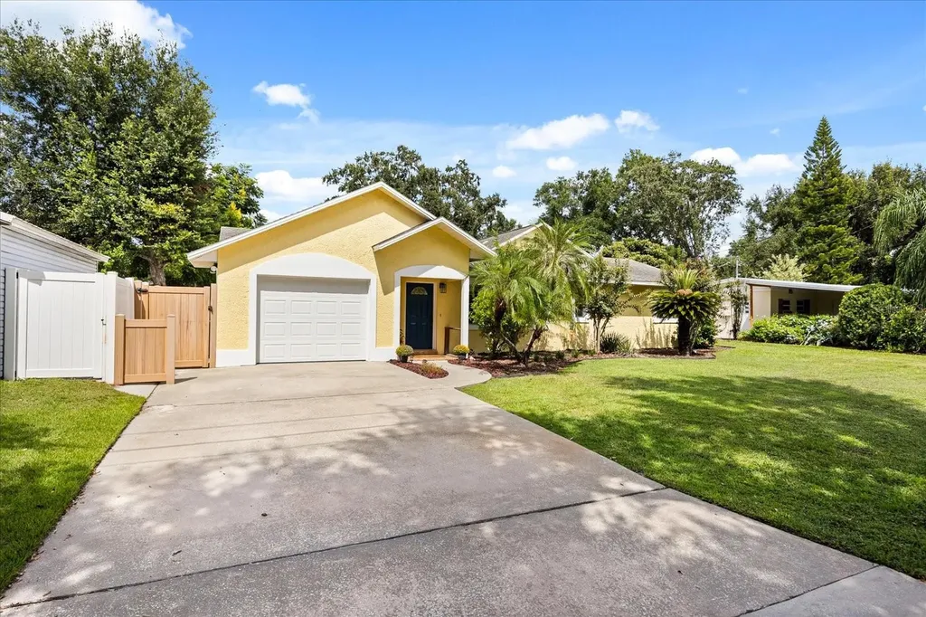 1615 Poe Avenue Orlando FL 32806