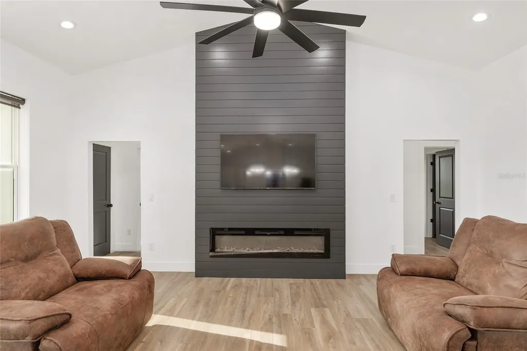 15224 NW 56th Court Road Reddick FL 32686