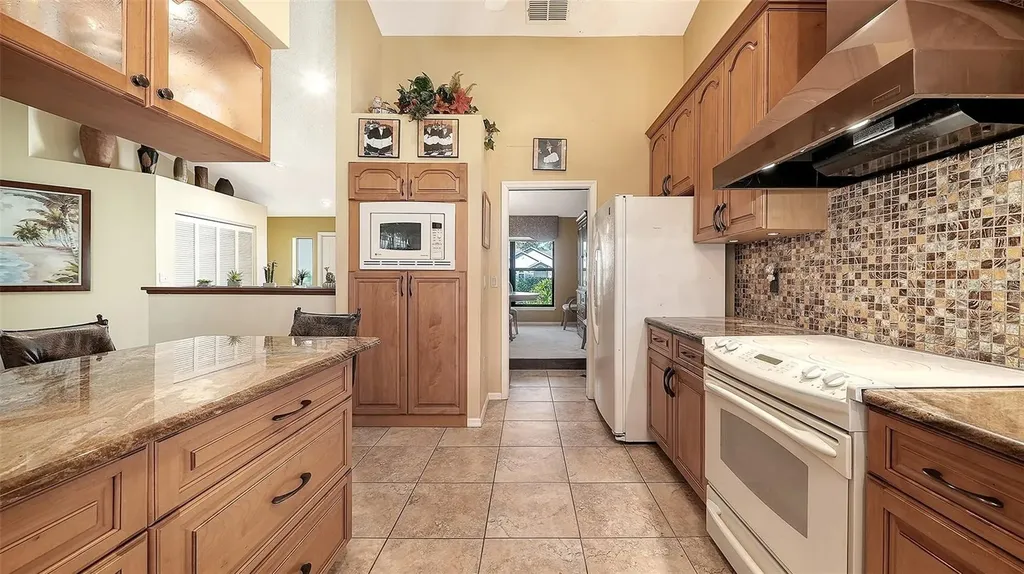 4390 Woodview Drive Sarasota FL 34232