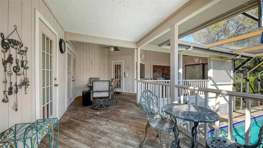 4390 Woodview Drive Sarasota FL 34232