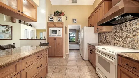 4390 Woodview Drive Sarasota FL 34232