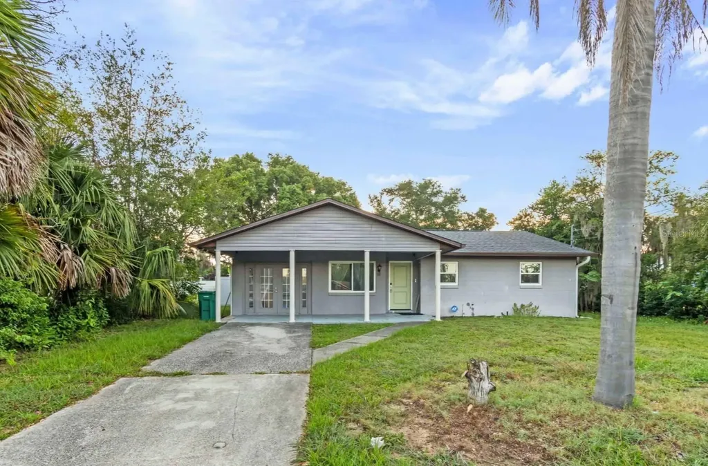 1111 South Street Eustis FL 32726