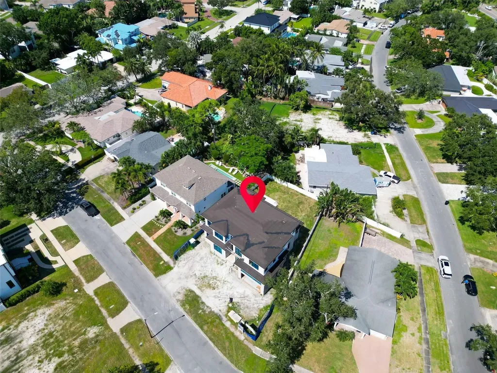 609 Alda Way NE St Petersburg FL 33704