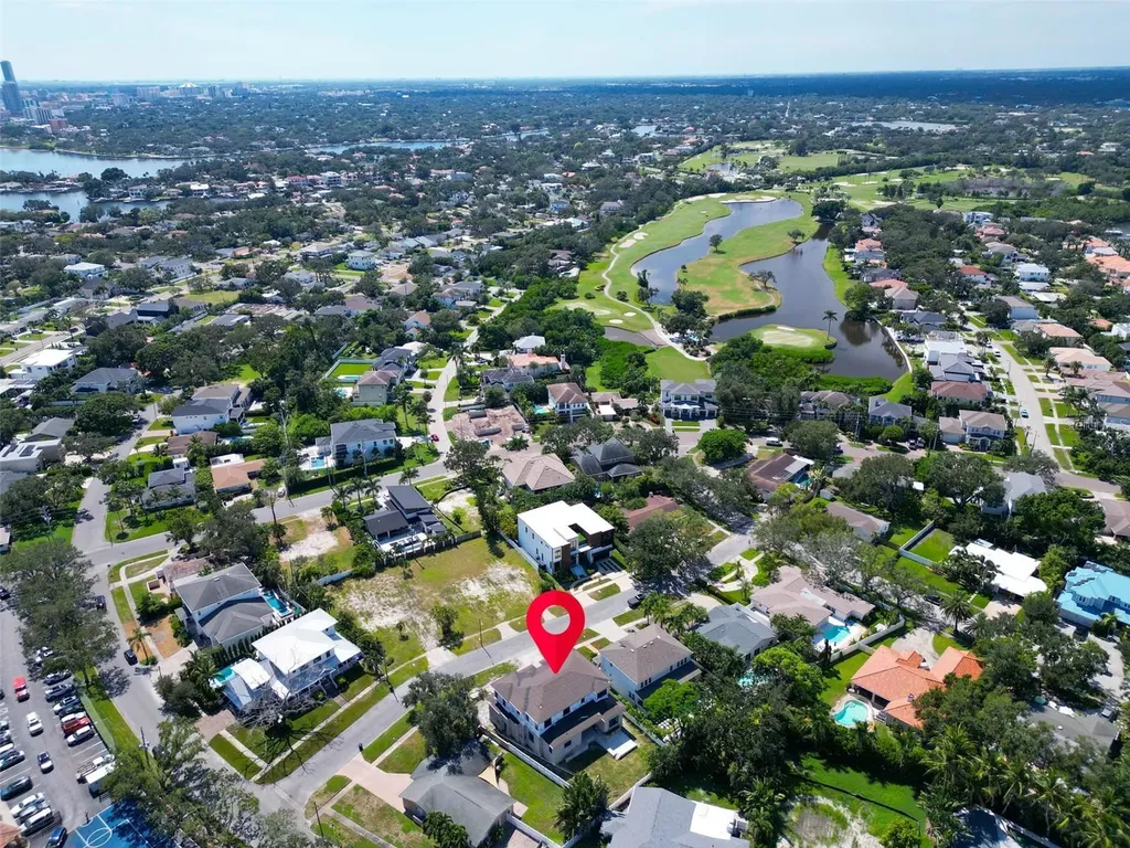 609 Alda Way NE St Petersburg FL 33704