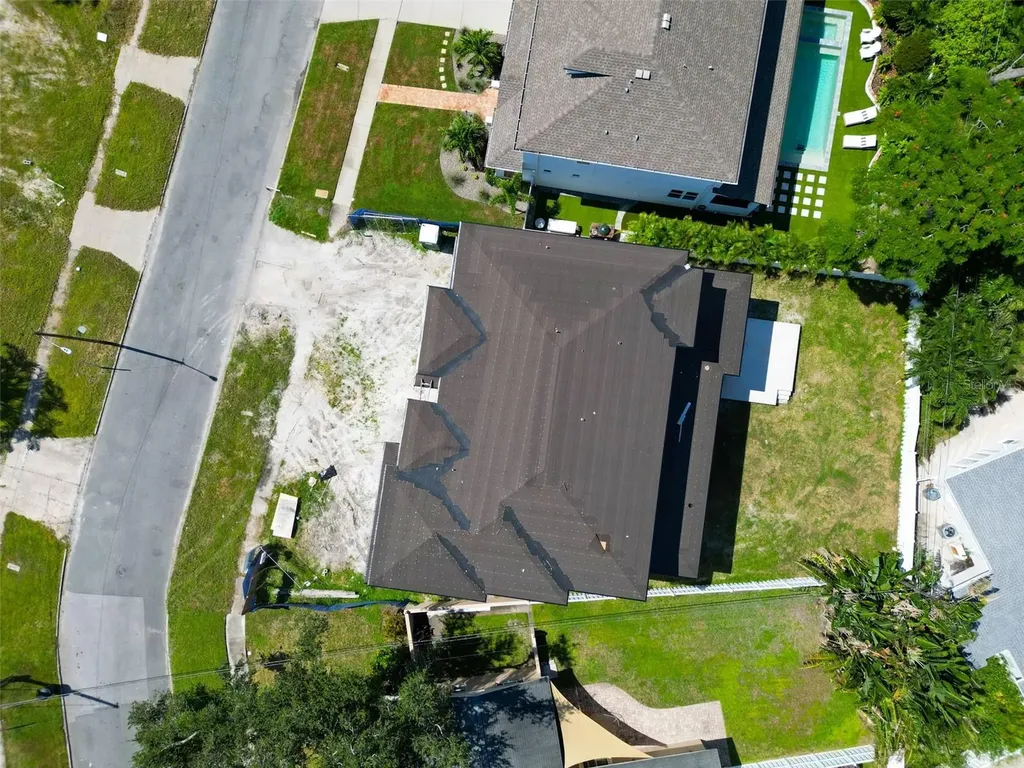 609 Alda Way NE St Petersburg FL 33704