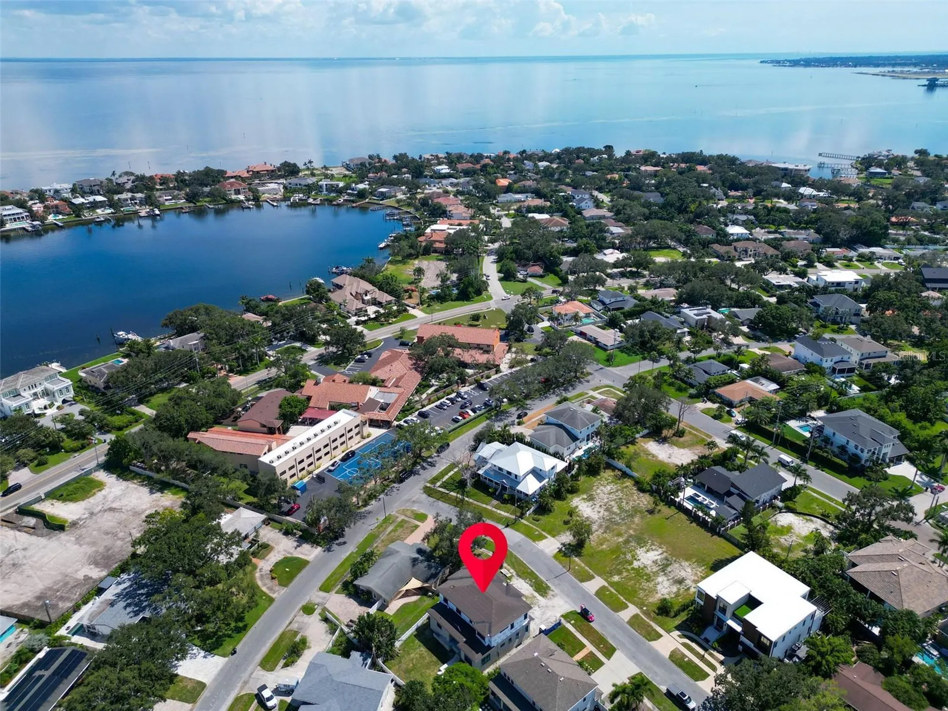 609 Alda Way NE St Petersburg FL 33704