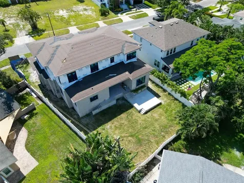 609 Alda Way NE St Petersburg FL 33704