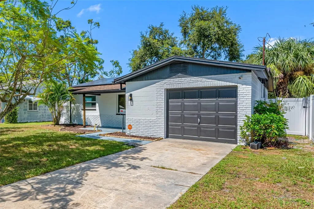 1411 39th Avenue N St Petersburg FL 33703