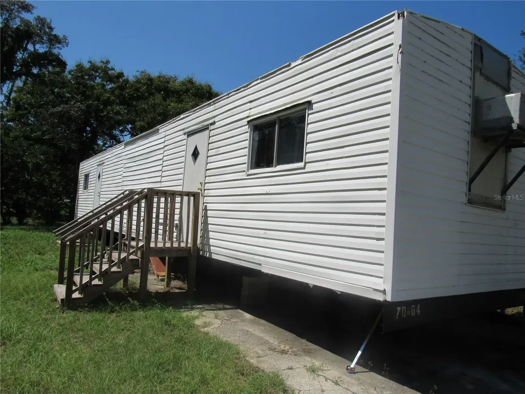 1950 SE 185th Terrace Silver Springs FL 34488