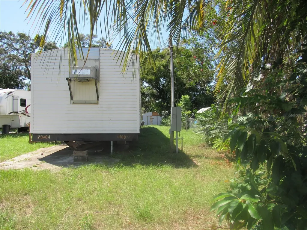 1950 SE 185th Terrace Silver Springs FL 34488