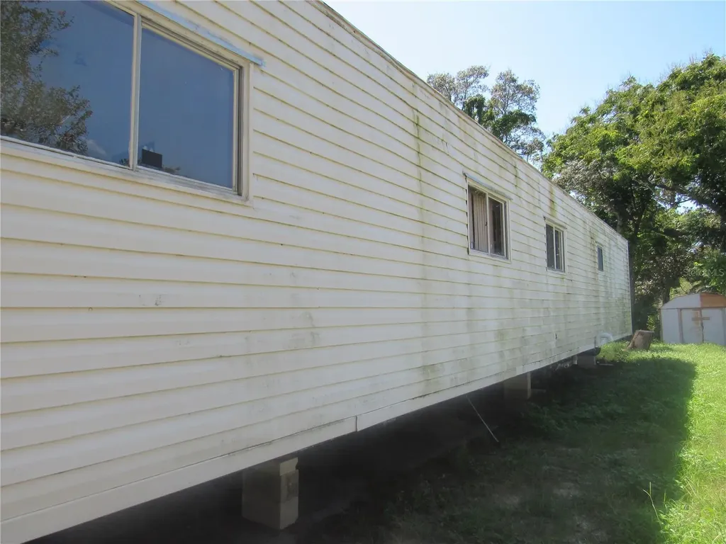 1950 SE 185th Terrace Silver Springs FL 34488