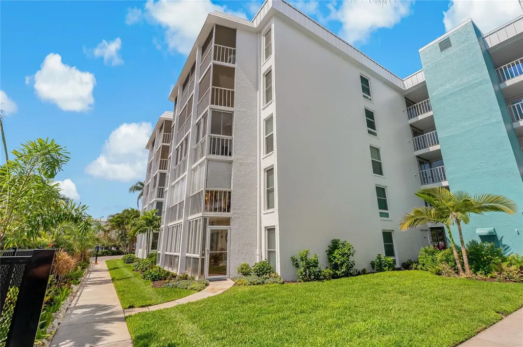 4910 38th Way S St Petersburg FL 33711