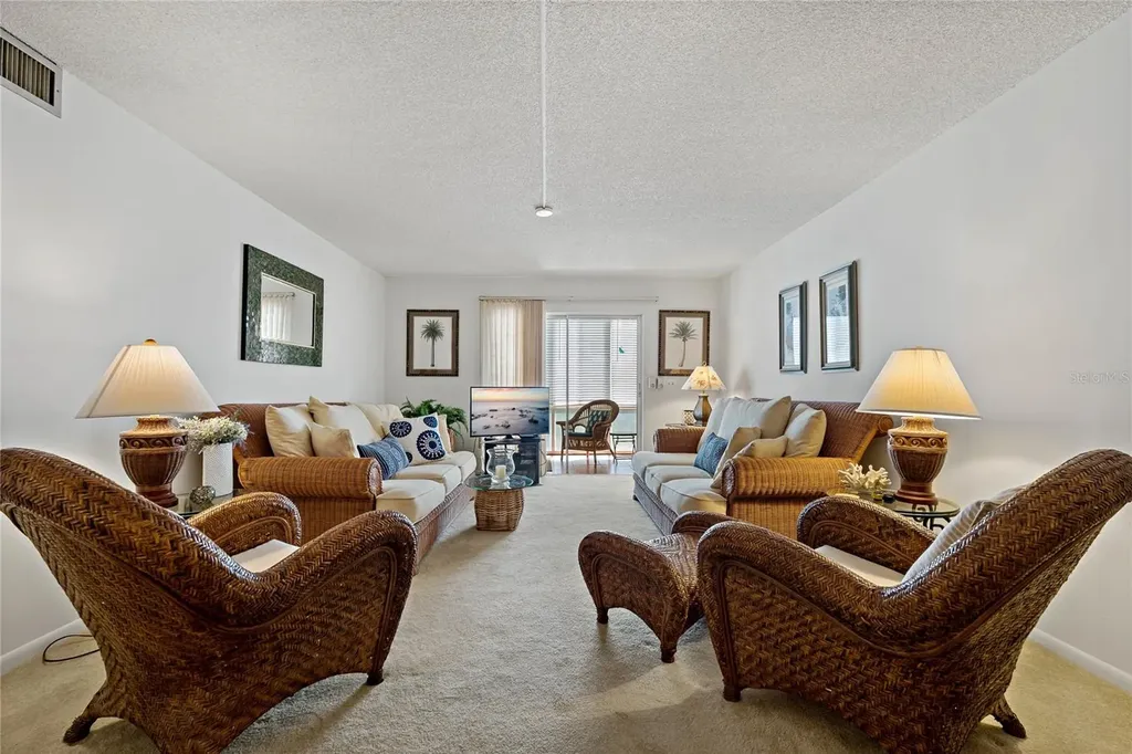 4910 38th Way S St Petersburg FL 33711