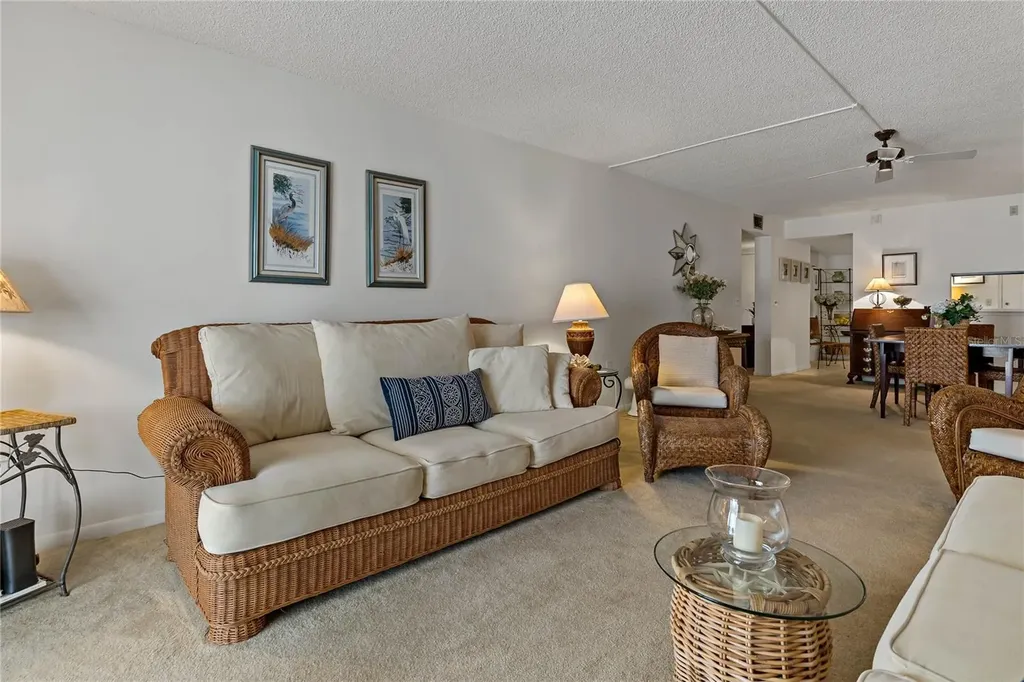 4910 38th Way S St Petersburg FL 33711
