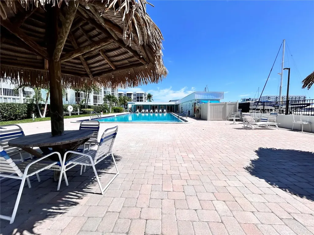 4910 38th Way S St Petersburg FL 33711