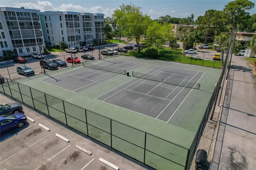 4910 38th Way S St Petersburg FL 33711