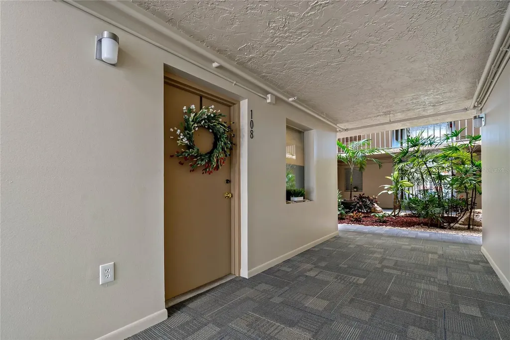4910 38th Way S St Petersburg FL 33711