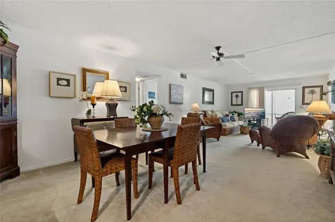4910 38th Way S St Petersburg FL 33711