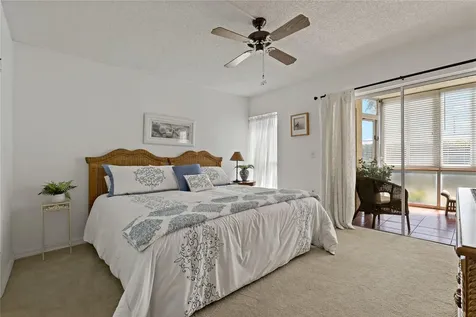 4910 38th Way S St Petersburg FL 33711
