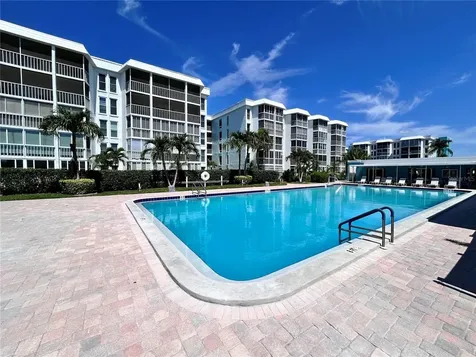 4910 38th Way S St Petersburg FL 33711