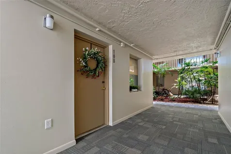 4910 38th Way S St Petersburg FL 33711