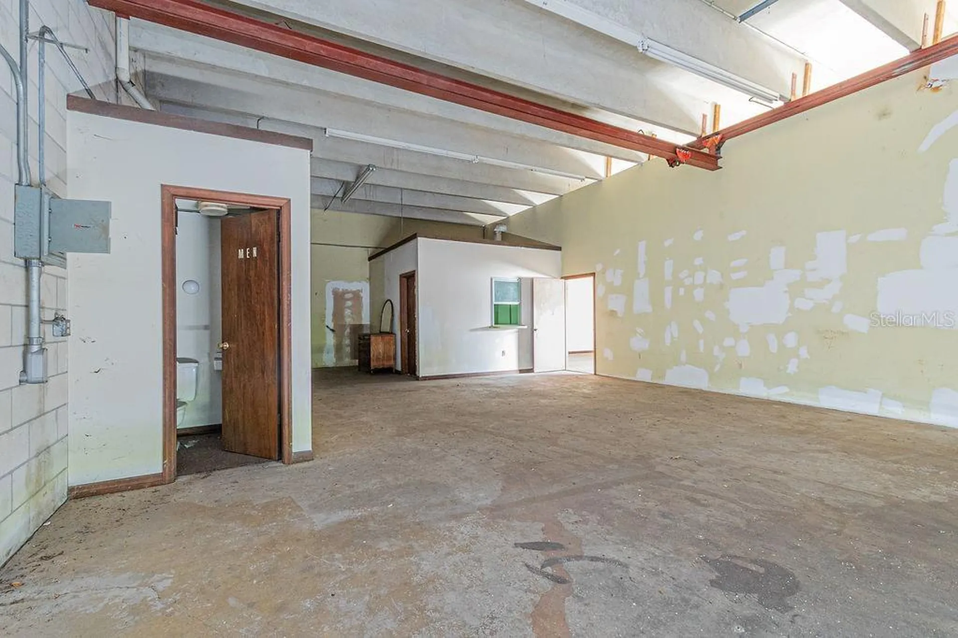 1105 S Woodland Boulevard Deland FL 32720