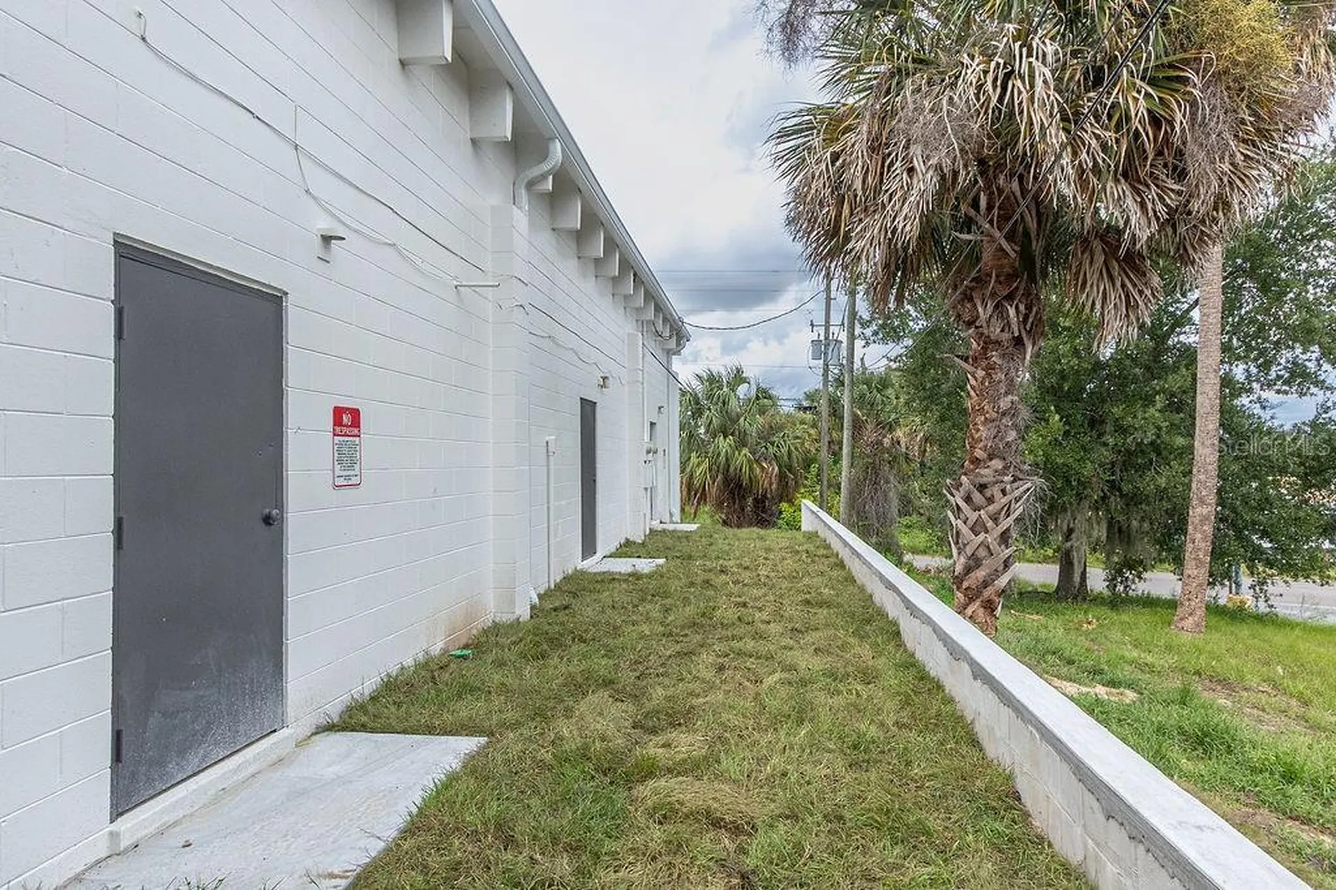 1105 S Woodland Boulevard Deland FL 32720