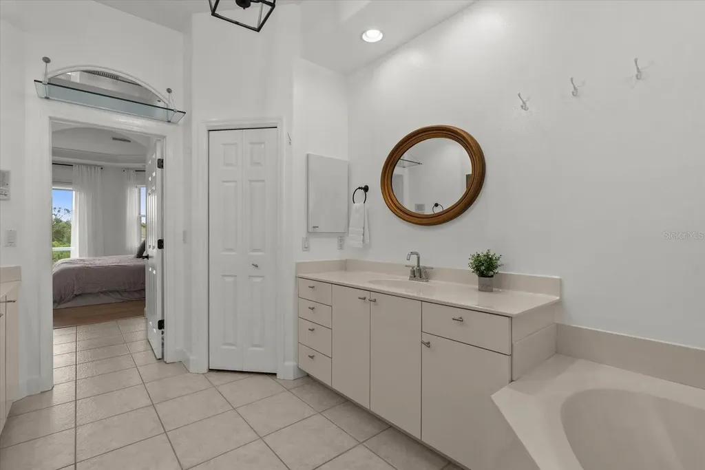 4929 Oxford Drive Sarasota FL 34242