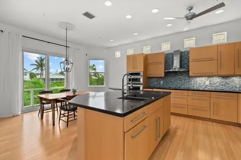 4929 Oxford Drive Sarasota FL 34242