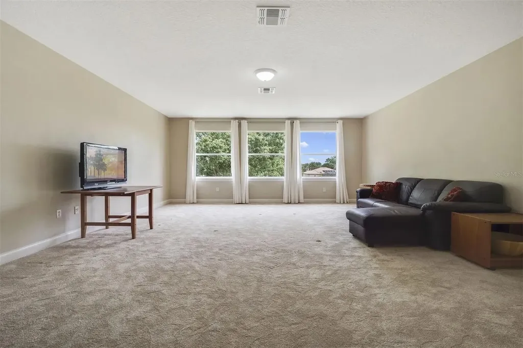 25551 Hawks Run Lane Sorrento FL 32776