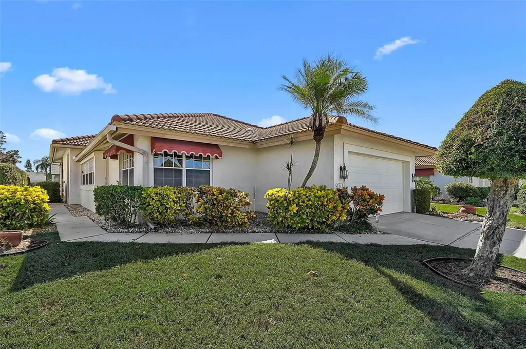 4717 Peridia Boulevard E Bradenton FL 34203