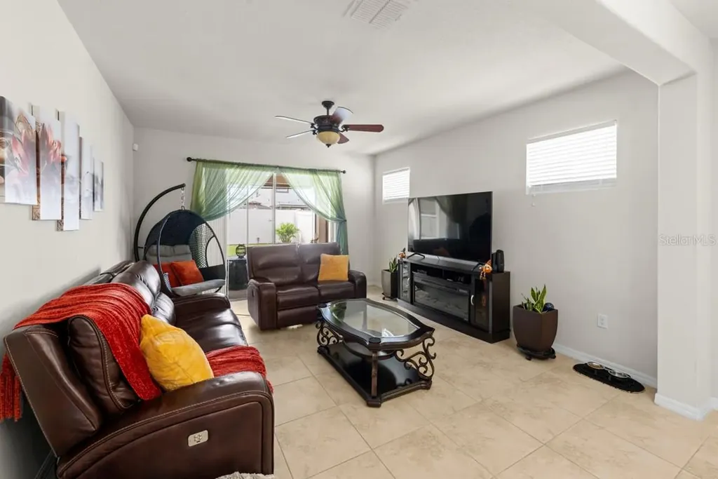 2542 Folio Way Kissimmee FL 34741
