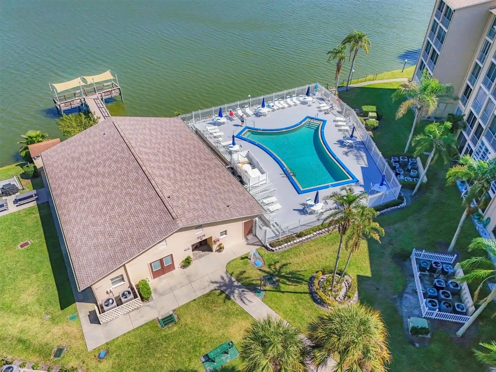 3661 Lake Bayshore Drive Bradenton FL 34205