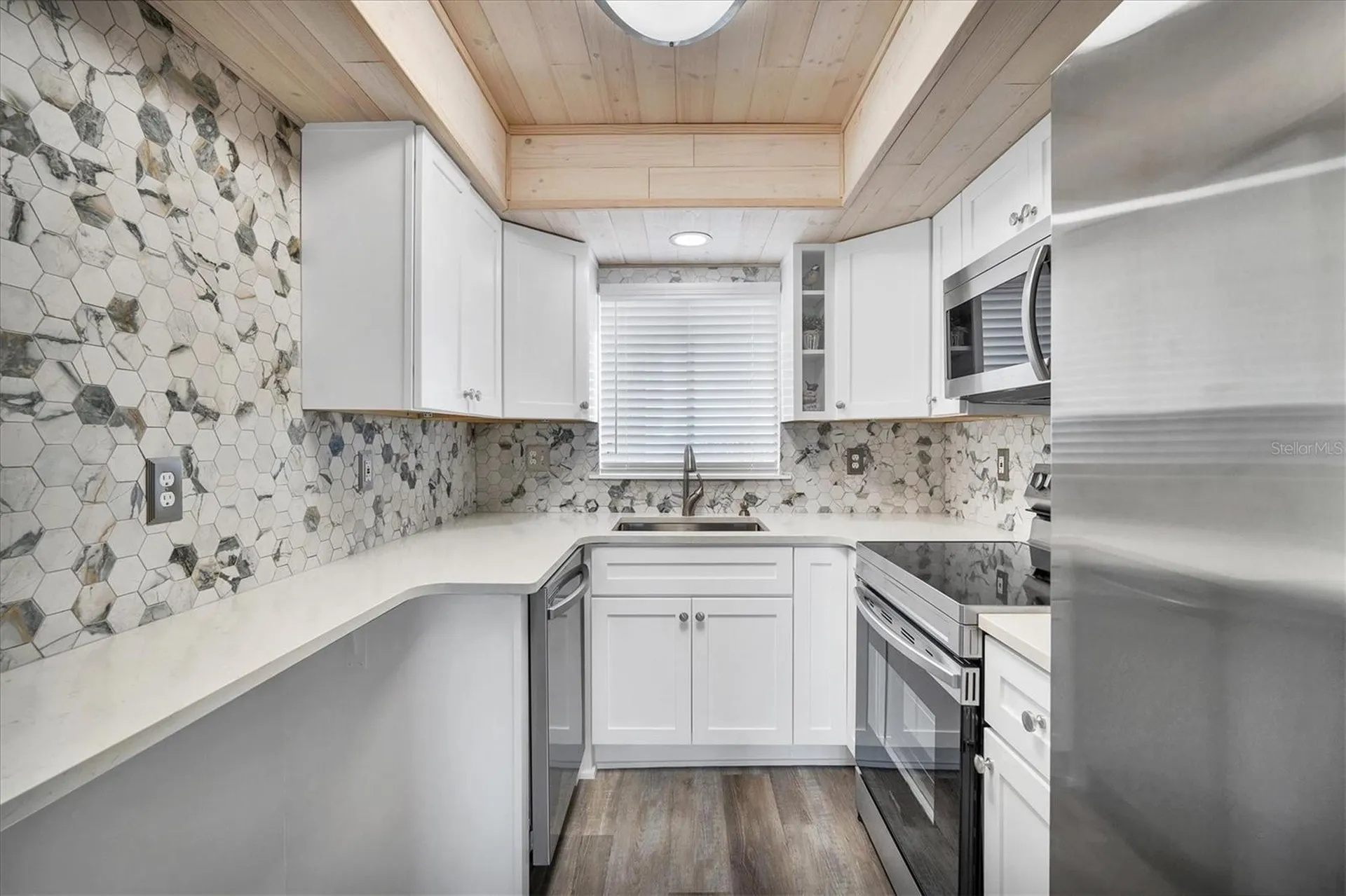 3661 Lake Bayshore Drive Bradenton FL 34205