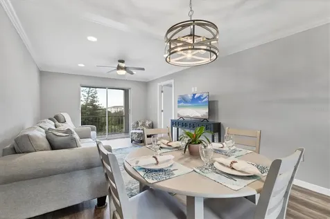 3661 Lake Bayshore Drive Bradenton FL 34205