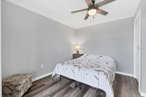 3661 Lake Bayshore Drive Bradenton FL 34205