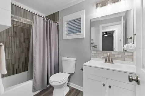3661 Lake Bayshore Drive Bradenton FL 34205