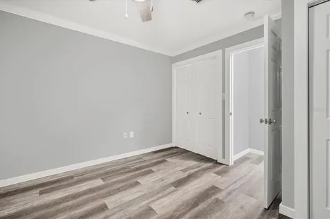3661 Lake Bayshore Drive Bradenton FL 34205