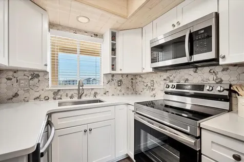 3661 Lake Bayshore Drive Bradenton FL 34205