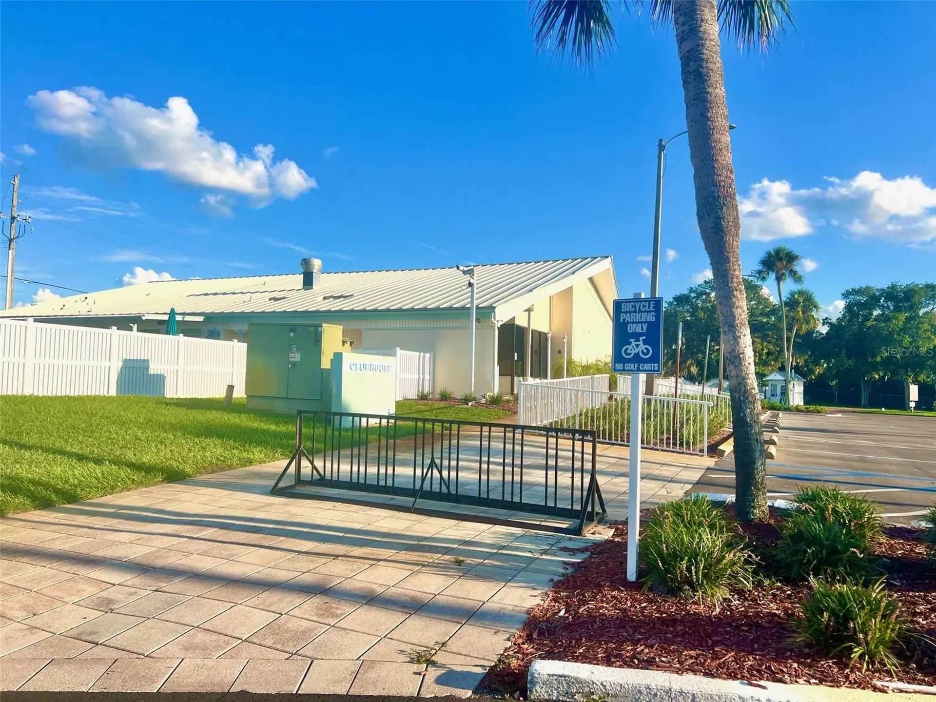 2127 Wailua Drive Holiday FL 34691